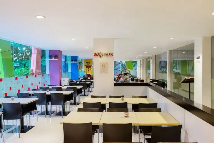 Amaris Hotel Padjajaran - Bogor 