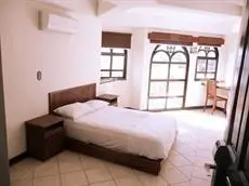 Alajuela Backpackers Airport Hostel 