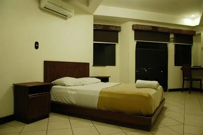 Alajuela Backpackers Airport Hostel 