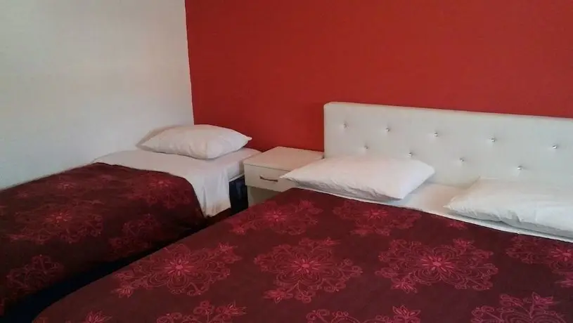 Apartments Mira 