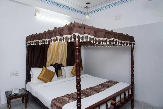 OYO 10319 Hotel Pichola Haveli 