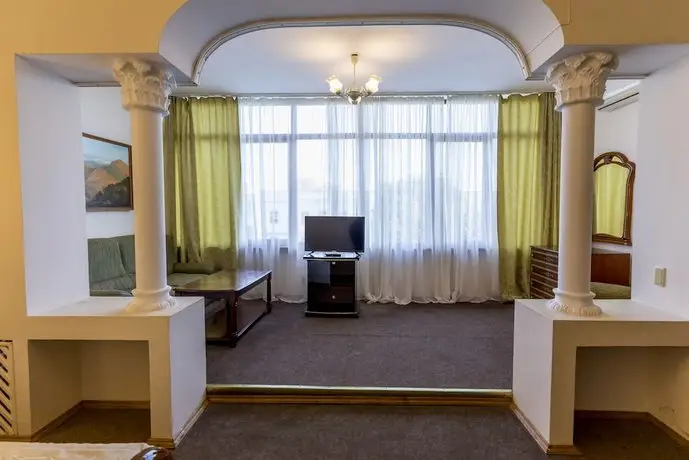 Primorskaya Hotel 