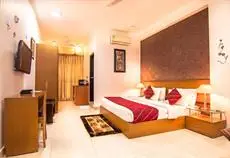 FabHotel The Pearl Sushant Lok 