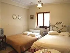 Triantafillies Guesthouse 