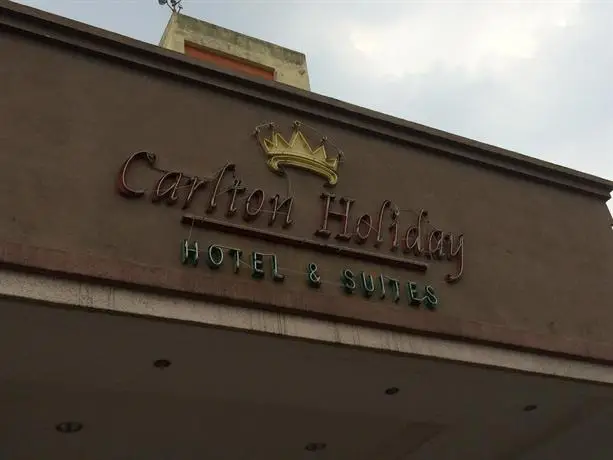 Carlton Holiday Hotel & Suites