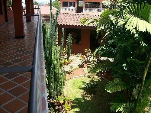 Arenal Backpackers Resort 