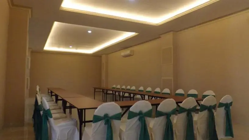 Puri Indah Hotel & Convention 