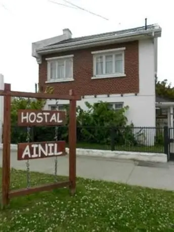 Hostal y Cabanas Ainil 