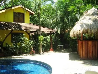 Tamarindo Backpackers