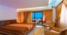 Cavo Seaside Luxury Suites - Adults Only 