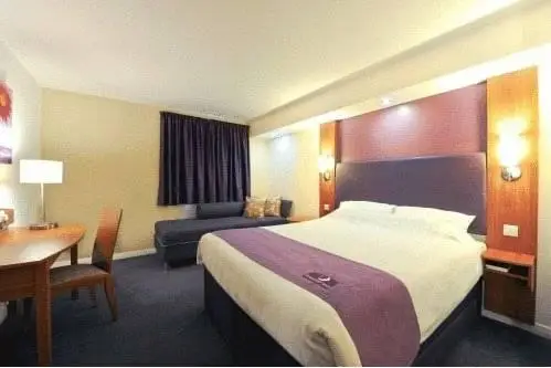 Premier Inn Christchurch Highcliffe