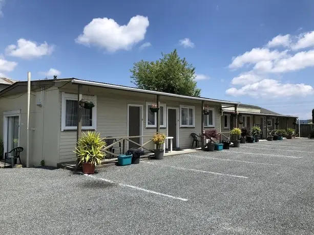 Camellia Court Family Motel