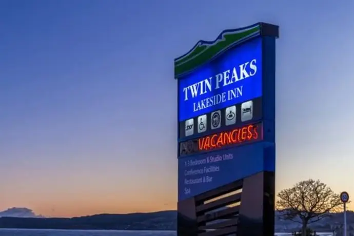 Twin Peaks Lakeside Inn 