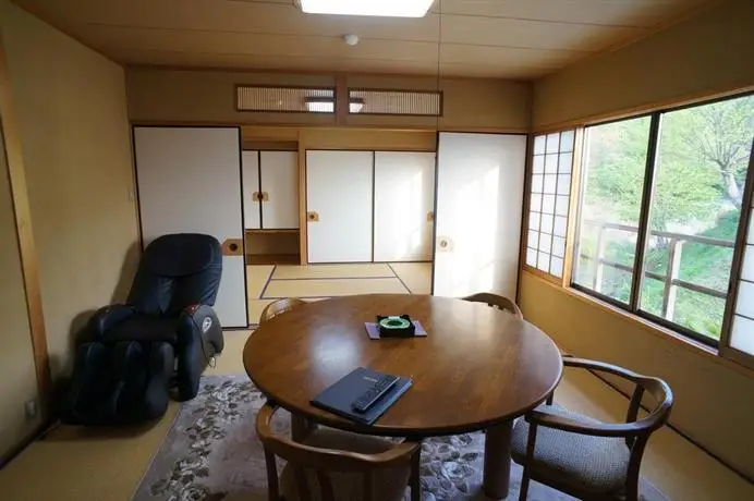 Yufuin Onsen Wafu Ryokan Tsuenosho 