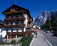 FIORI Dolomites Experience Hotel 