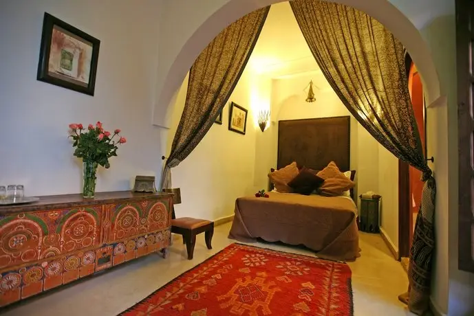 Riad Laora 