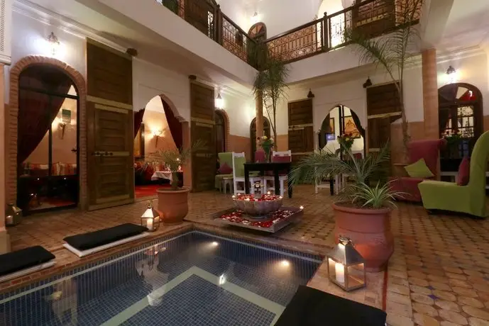 Riad Laora 