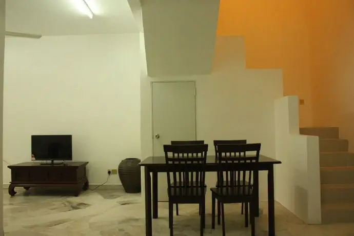 Teratai Homestay Taman Kinrara 2 