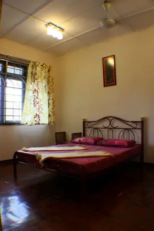 Teratai Homestay Taman Kinrara 2 