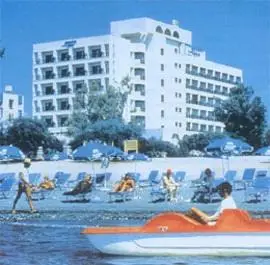 Marathon Beach Hotel 