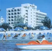 Marathon Beach Hotel 