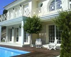 Bed & Breakfast Baro de MontCabrer 