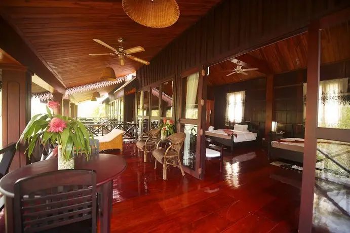 Nam Ou Riverside Hotel & Resort 