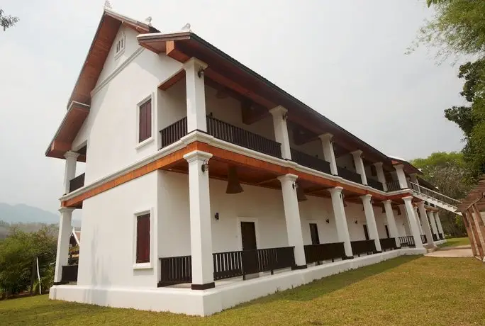 Nam Ou Riverside Hotel & Resort 