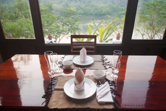 Nam Ou Riverside Hotel & Resort 