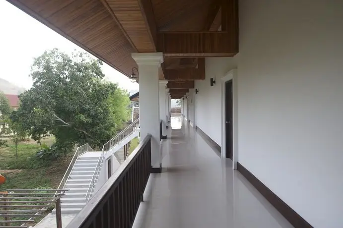 Nam Ou Riverside Hotel & Resort 