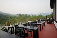 Nam Ou Riverside Hotel & Resort 