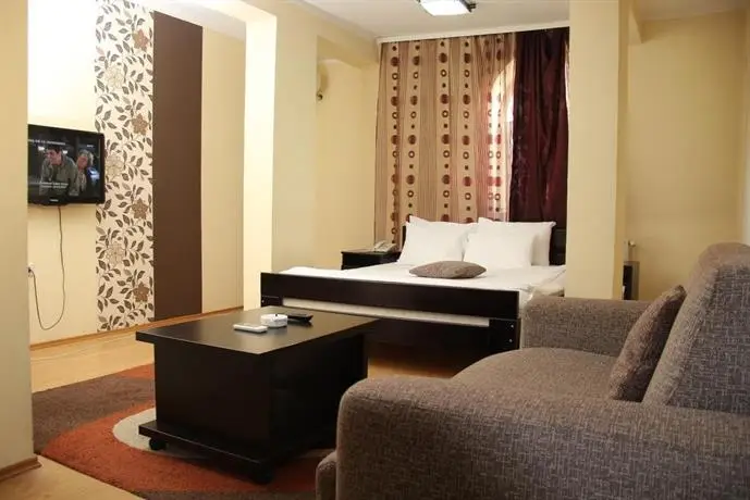 Garni Hotel Rile Men 