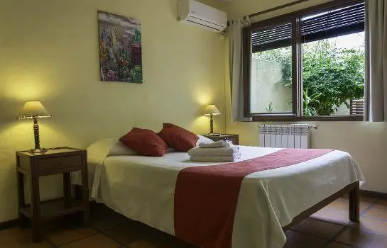 El Viajero Colonia Hostel & Suites