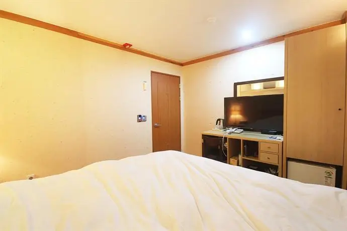 Jeonju Tourist Hotel 