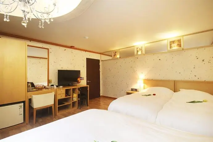 Jeonju Tourist Hotel 