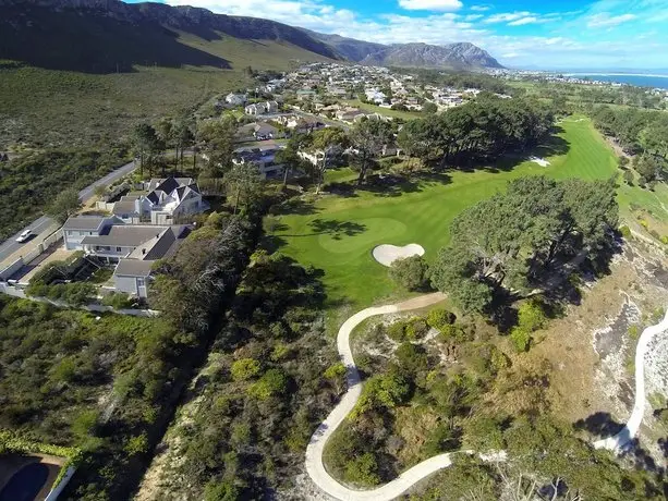 Hermanus Lodge On The Green 