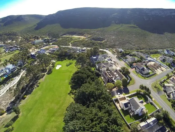 Hermanus Lodge On The Green 