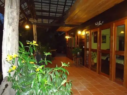 Natural Bungalows Restaurant and Bar 