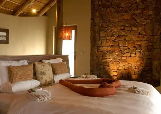 Buffalo Ridge Safari Lodge 