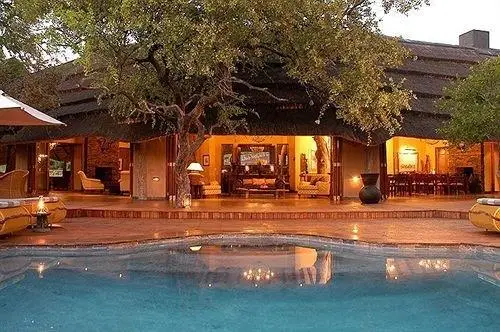 Tuningi Safari Lodge 