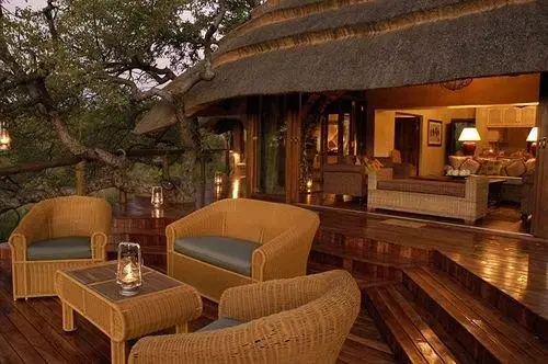 Tuningi Safari Lodge