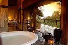 Tuningi Safari Lodge 