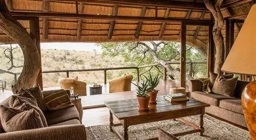 Tuningi Safari Lodge 