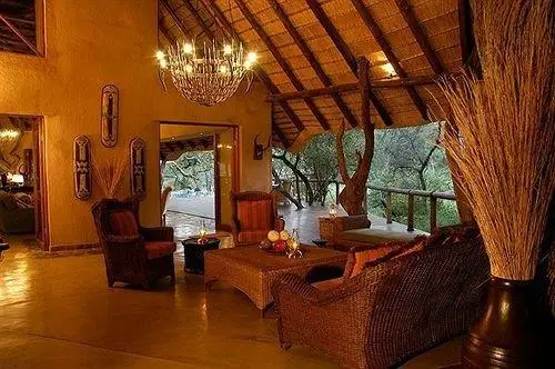 Tuningi Safari Lodge 