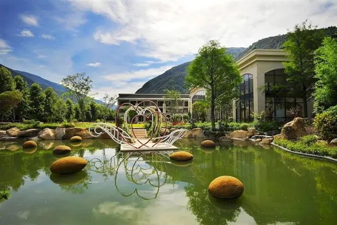 Tai-Yi Red Maple Resort 