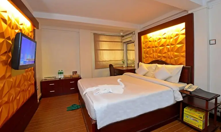 Clover Hotel Yangon 