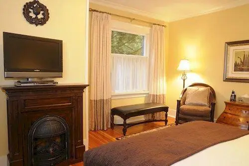 Haddon House Bed and Breakfast 