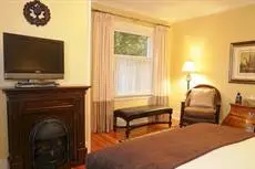 Haddon House Bed and Breakfast 