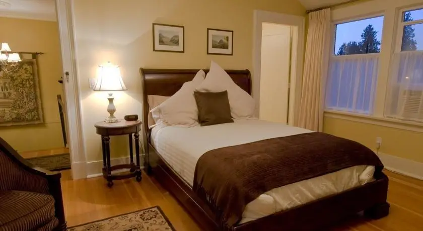 Haddon House Bed and Breakfast 