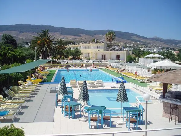 Niriides Beach Hotel